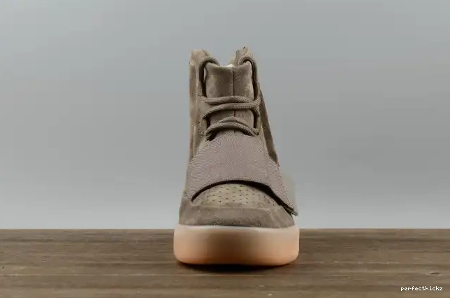 BY2456 Light 750 Yeezy adidas Boost Brown 0522